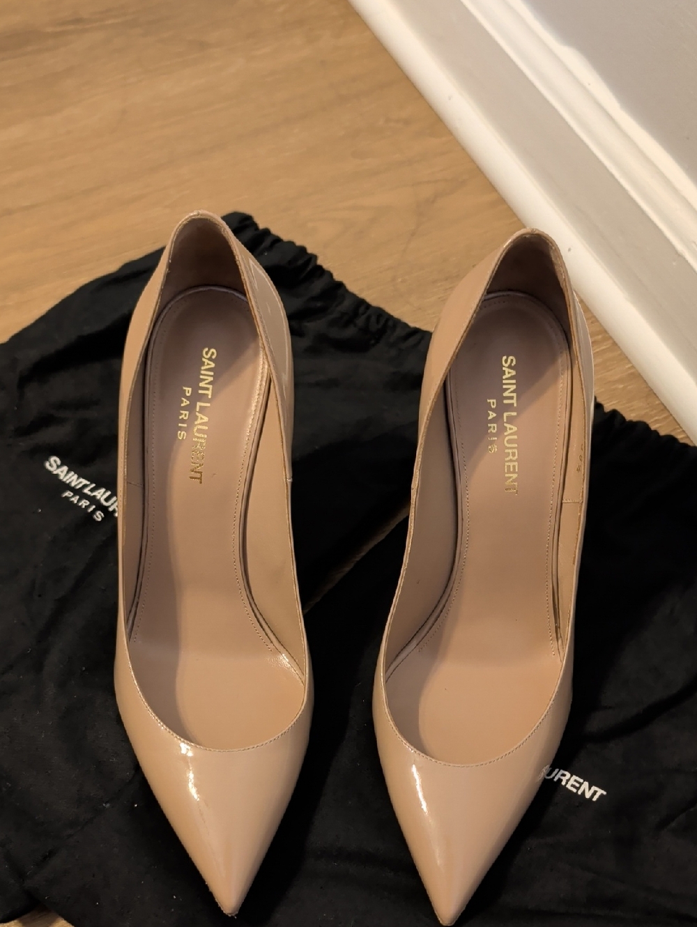 Saint Laurent Beige Patent Leather Pointed Toe Pumps - Picture 1 of 6
